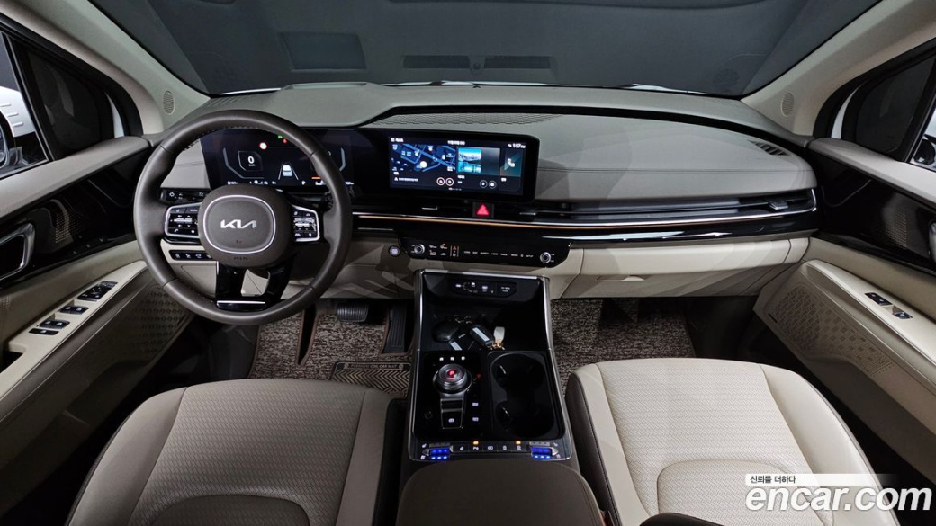 Kia Carnival 7-Seater Signature, 2024