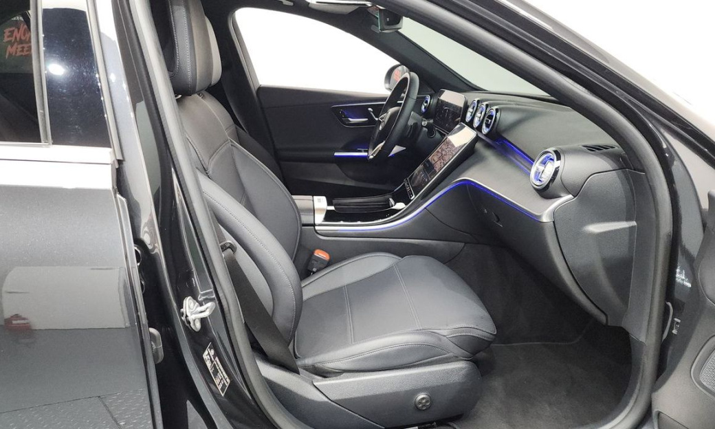 Mercedes-Benz C-Class C300 4MATIC Avantgarde, 2023
