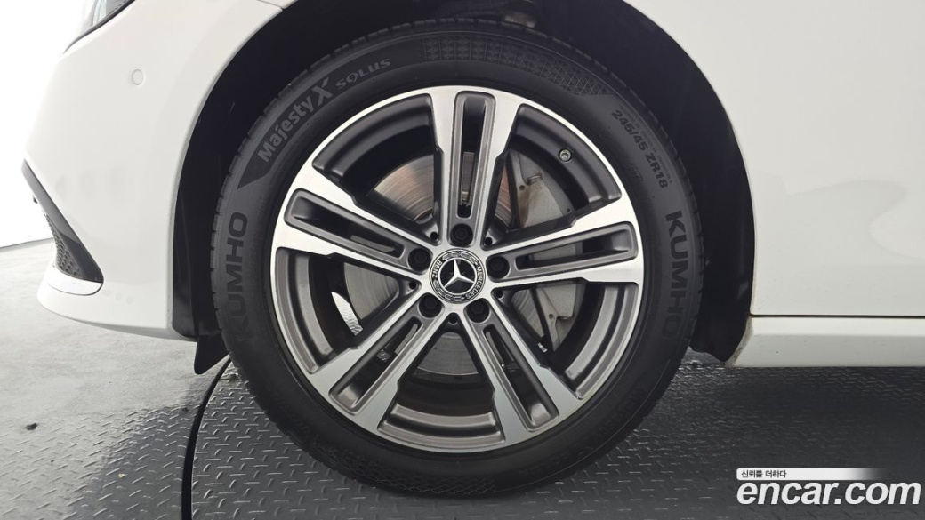 Mercedes-Benz E-Class E350 4MATIC Avantgarde, 2022