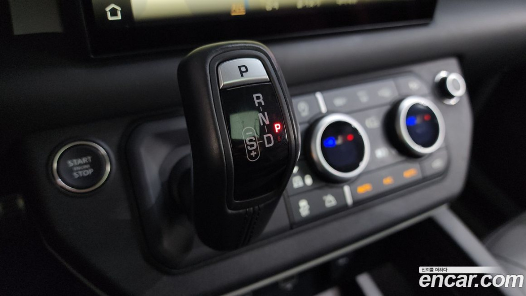 Land Rover Defender 110 D300 HSE, 2023