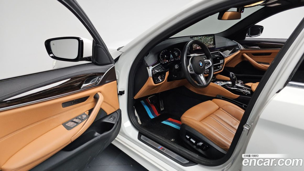 BMW 5-Series 520i M Sport, 2022