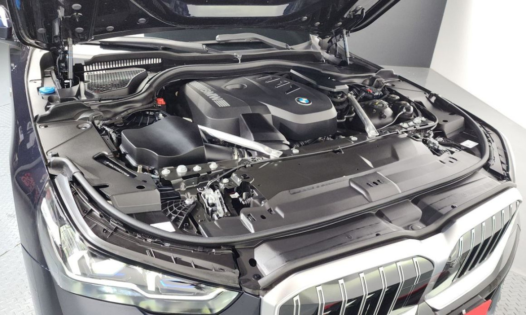 BMW 5-Series 520i M Sport, 2024