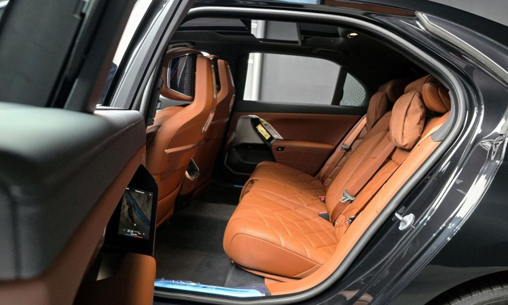 BMW 7-Series 740i xDrive M Sport, 2025