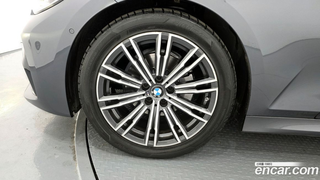 BMW 3-Series 320i M Sport, 2022