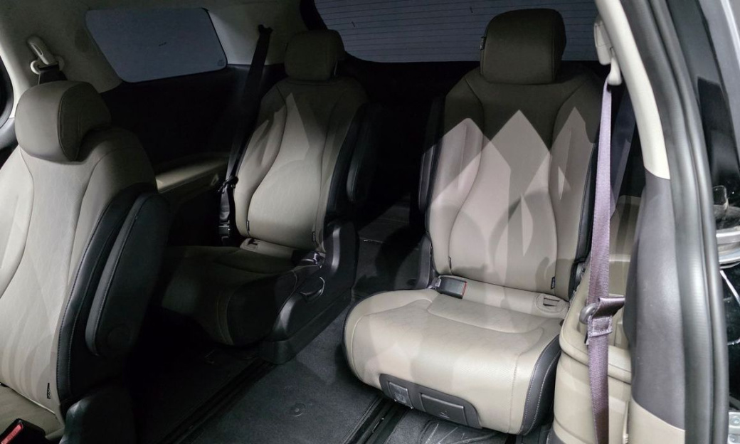 Kia Carnival 9-Seater Prestige, 2025