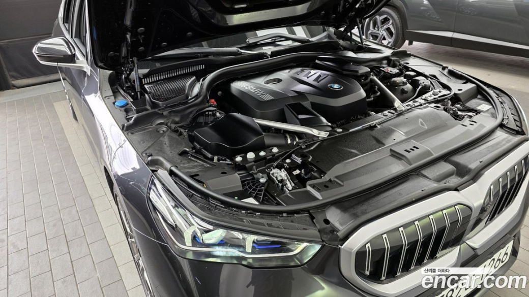 BMW 5-Series 520i, 2025