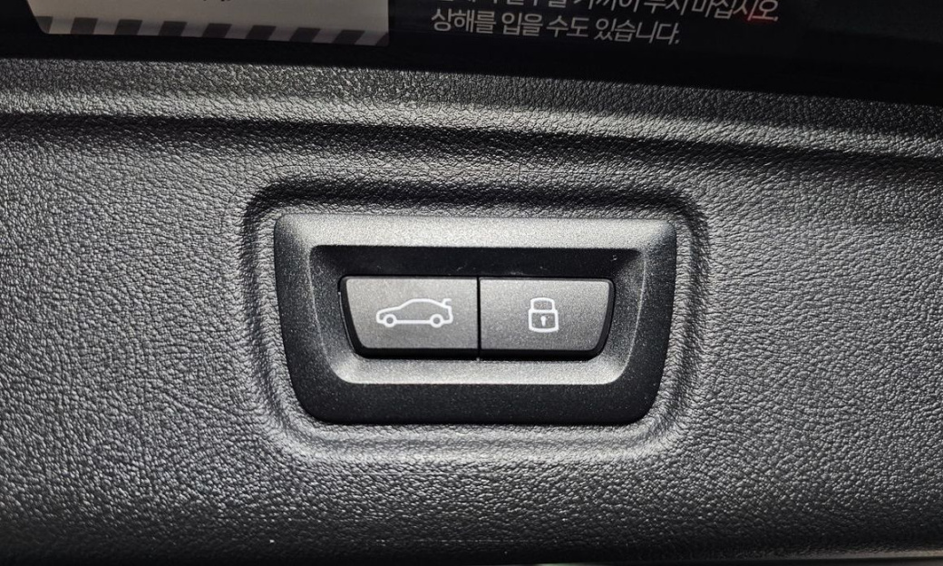 BMW 3-Series 320i Touring M Sports, 2024