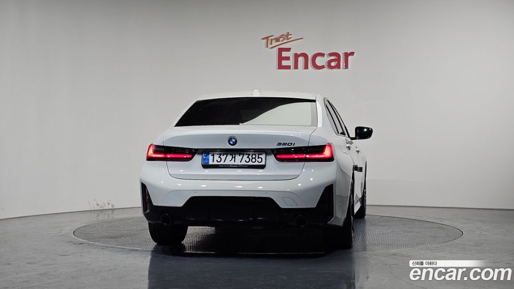 BMW 3-Series 320i M Sport, 2024