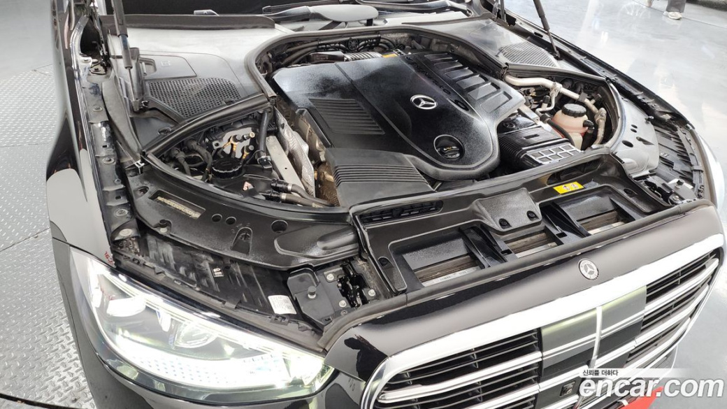 Mercedes-Benz S-Class S500L 4MATIC, 2022