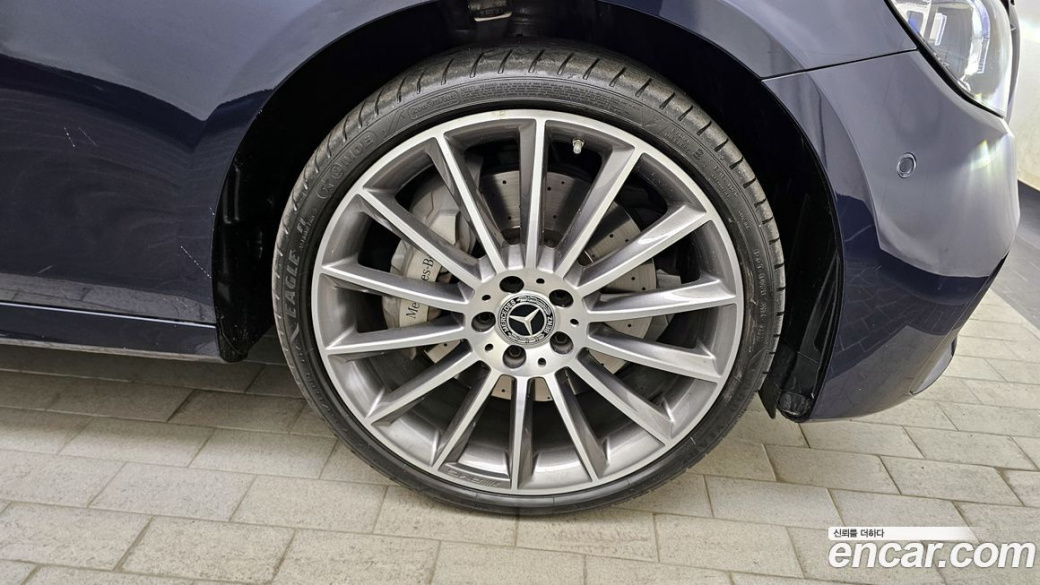 Mercedes-Benz E-Class E350 4MATIC AMG Line, 2022