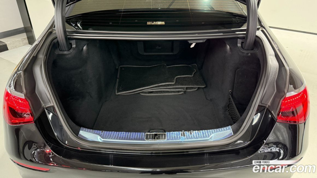 Mercedes-Benz S-Class S350 d, 2023