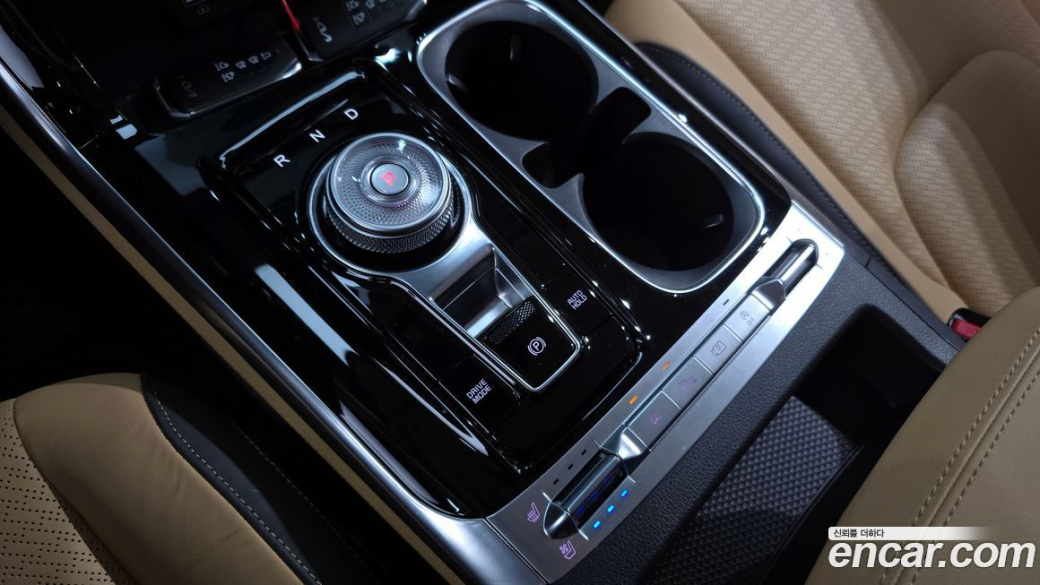 Kia Carnival 9-Seater Signature, 2023