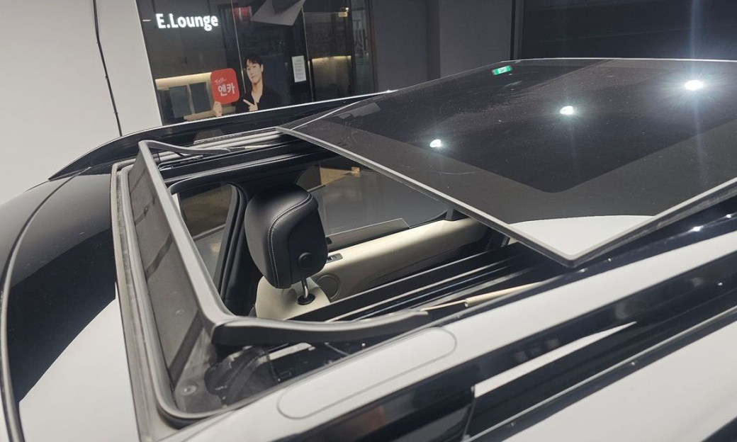 Land Rover Discovery P360 R-Dynamic SE, 2023