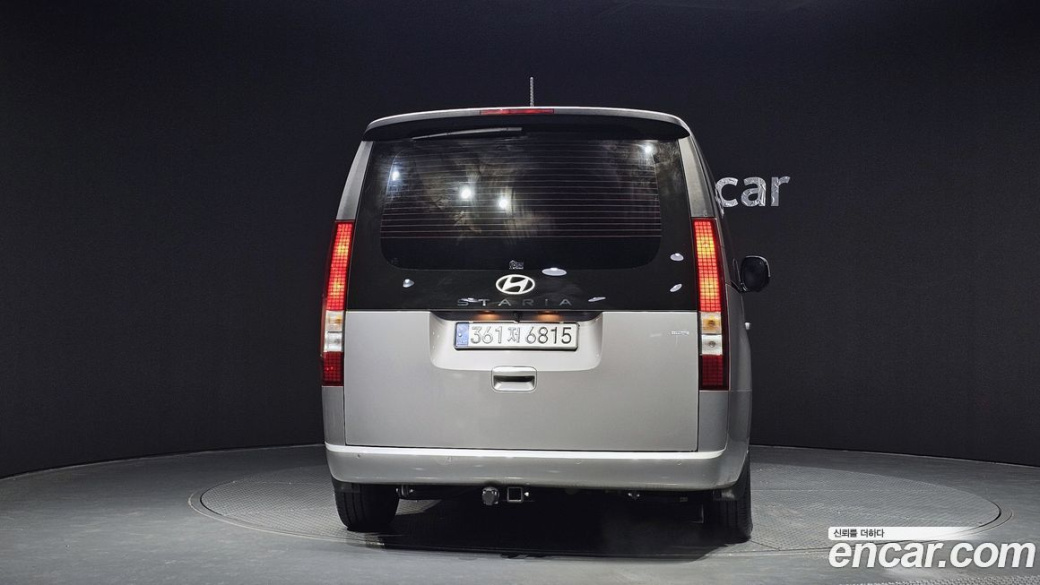 Hyundai Staria 4WD Tourer 9-Seater, 2025