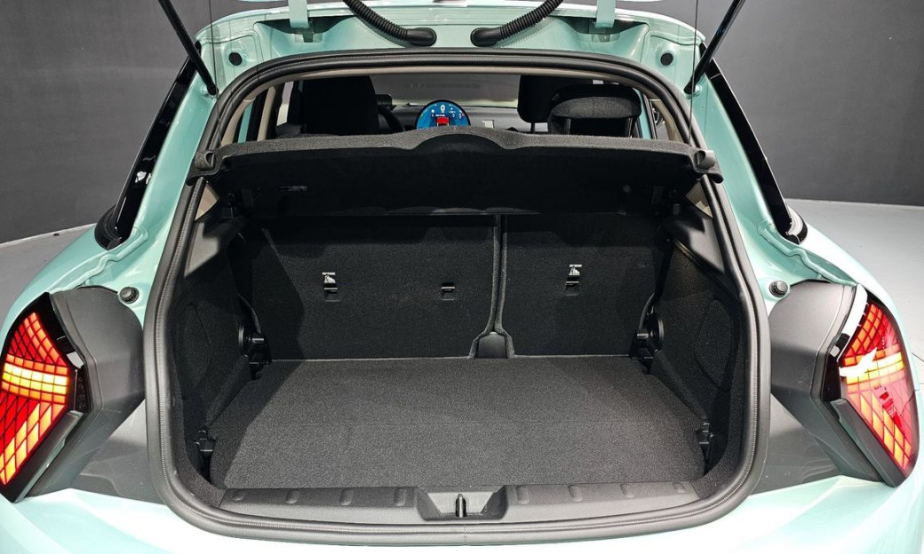 Mini Cooper 5Door Essential, 2025