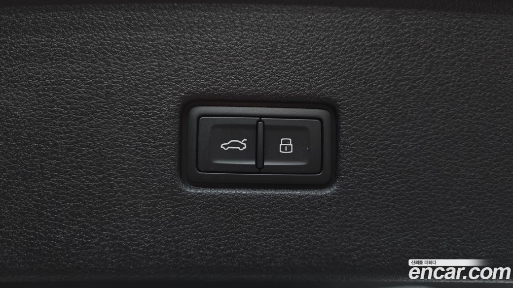 Audi Q8 55 TFSI Quattro Premium, 2023