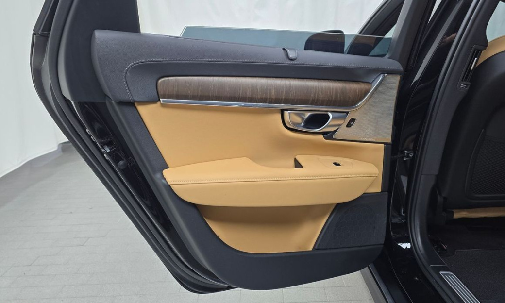 Volvo V90 B5 Ultimate AWD, 2024