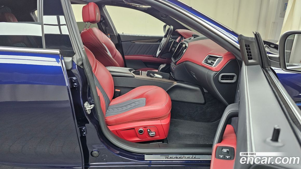 Maserati Ghibli 2.0 Granlusso, 2021
