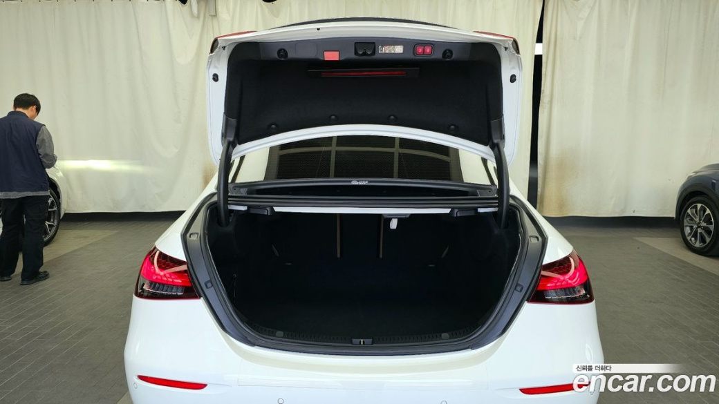 Mercedes-Benz E-Class E220d 4MATIC Exclusive, 2023