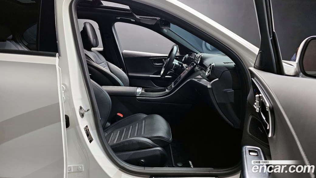 Mercedes-Benz C-Class C300 AMG Line, 2022