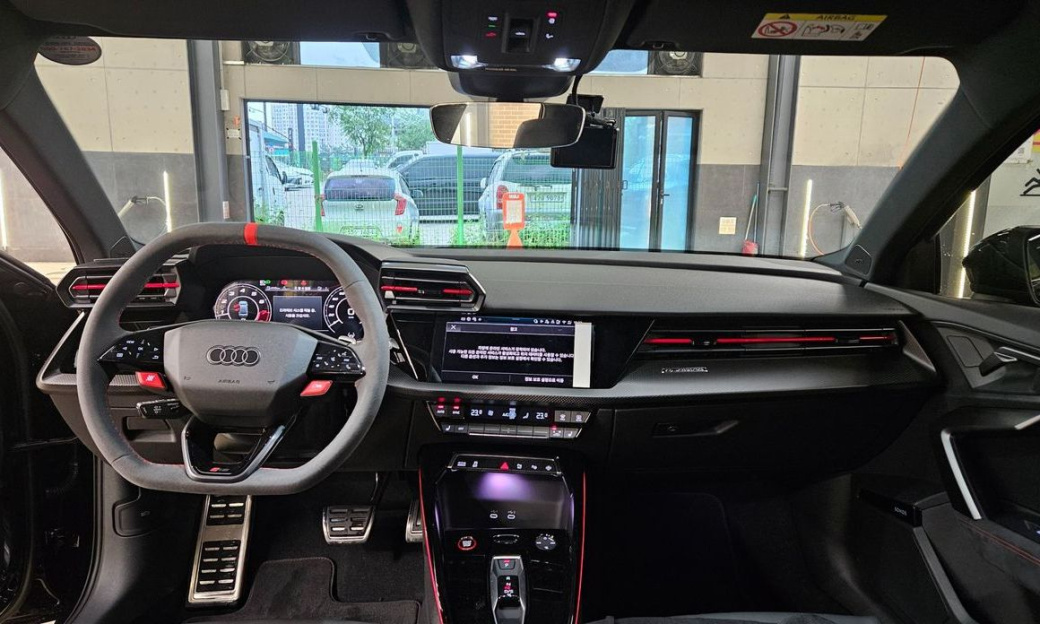 Audi RS3 2.5 TFSI Quattro Carbon Edition, 2025