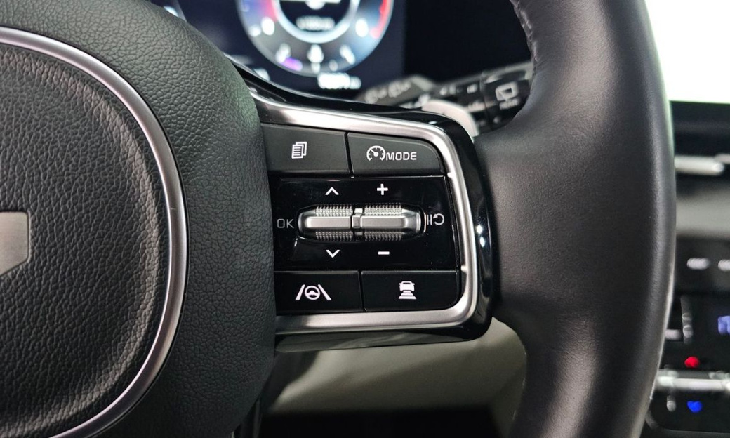 Kia Carnival 9-Seater Signature, 2023