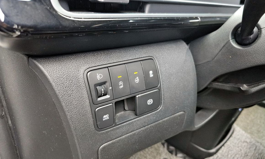 Hyundai Staria 4WD Lounge 9-Seater, 2024