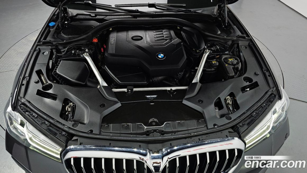 BMW 5-Series 520i M Sport, 2022