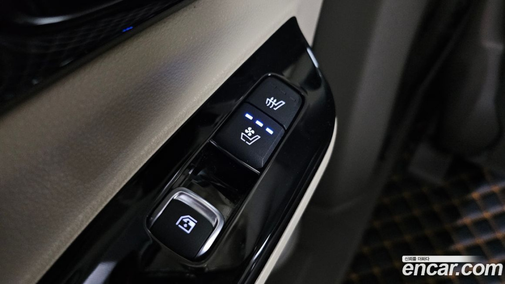 Kia Carnival 7-Seater Signature, 2023