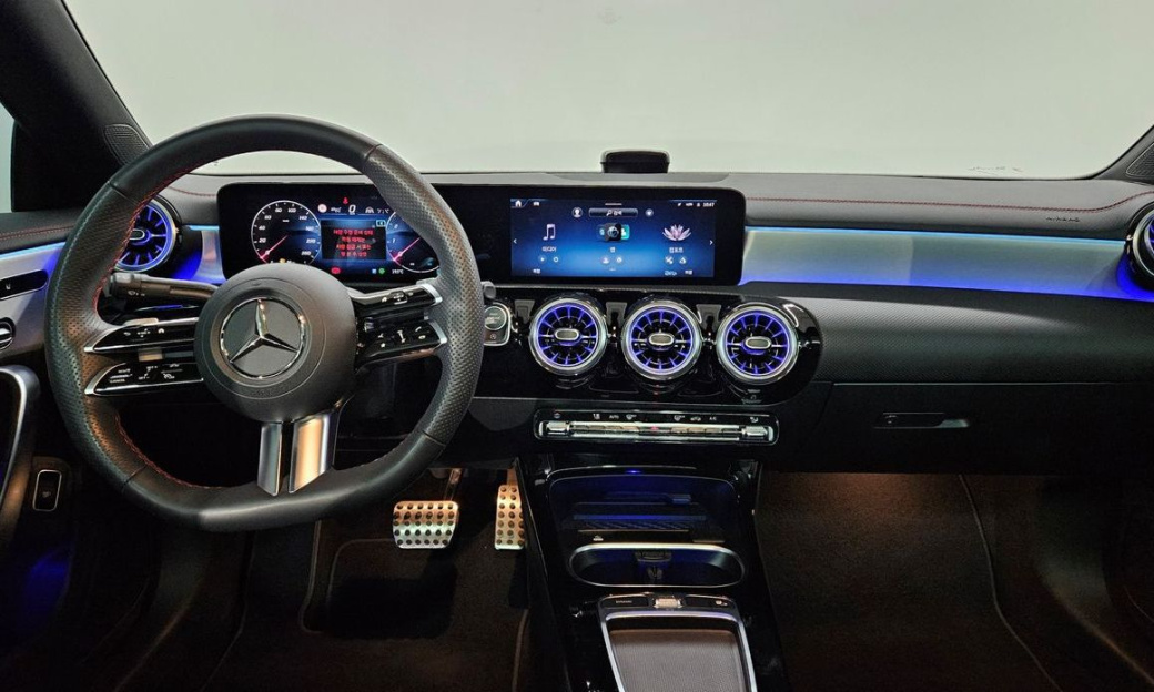 Mercedes-Benz CLA-Class CLA250 4MATIC, 2025