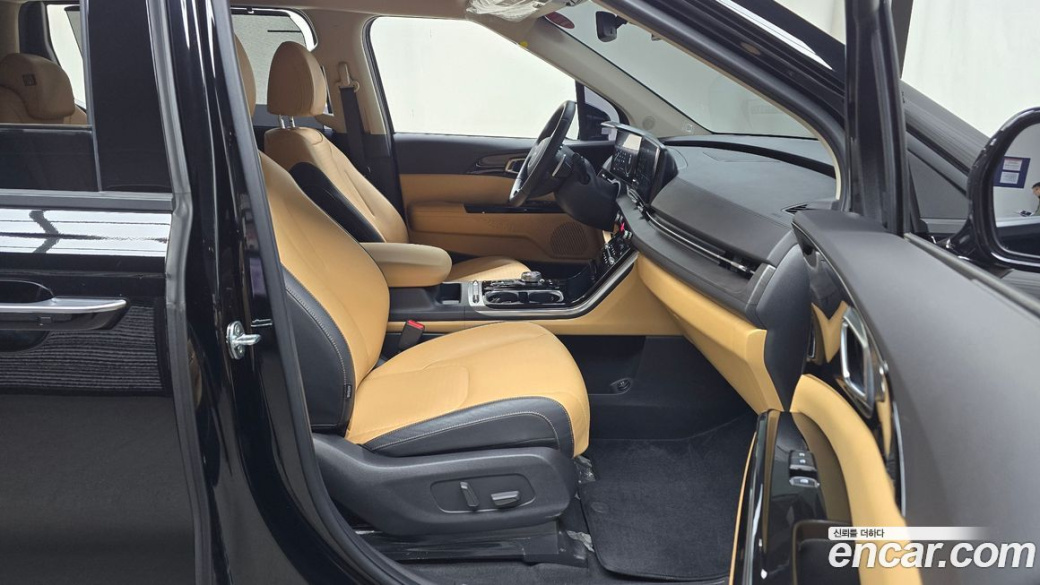 Kia Carnival 9-Seater Noblesse, 2023
