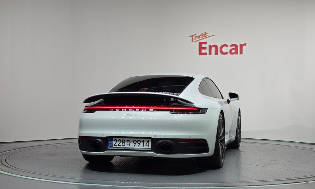 Porsche 911 Carrera, 2024