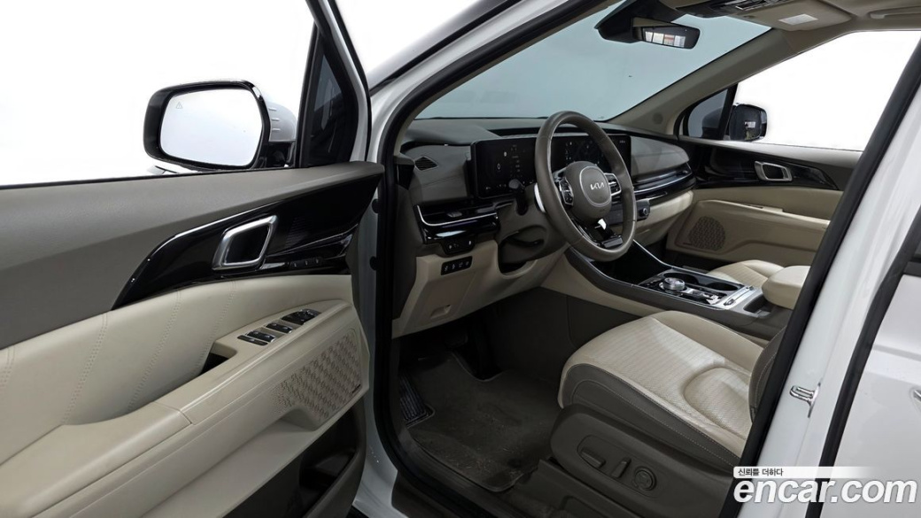 Kia Carnival 7-Seater Signature, 2024