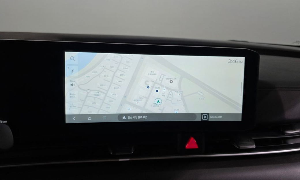 Kia Carnival 7-Seater Outdoor, 2025