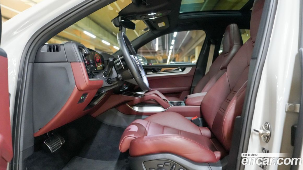 Porsche Cayenne 3.0, 2024