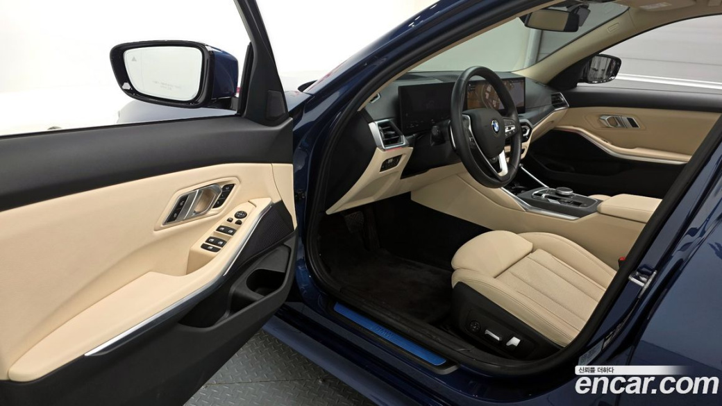 BMW 3-Series 320i, 2023