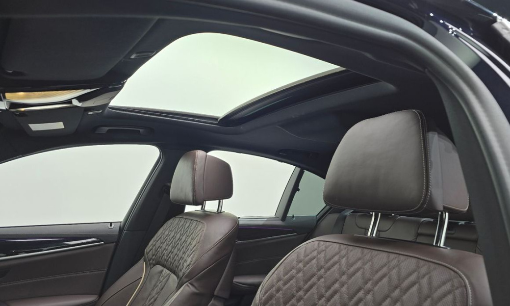 BMW 5-Series 530i M Sport Package, 2022