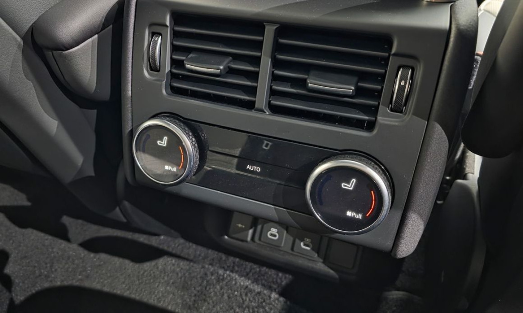 Land Rover Discovery D300 Dynamic HSE, 2024