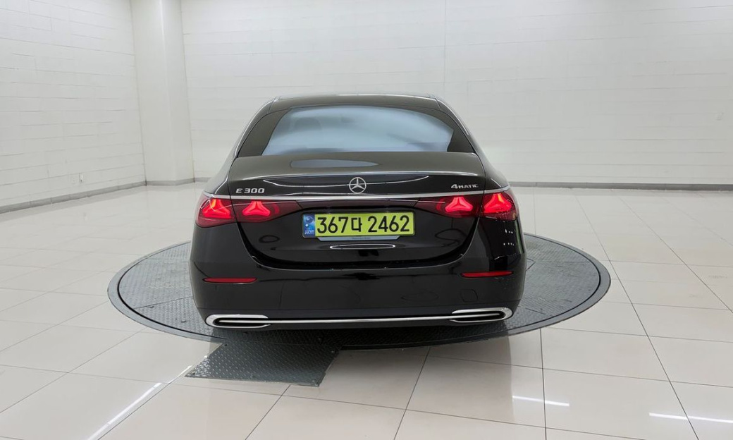 Mercedes-Benz E-Class E300 4MATIC Exclusive, 2024