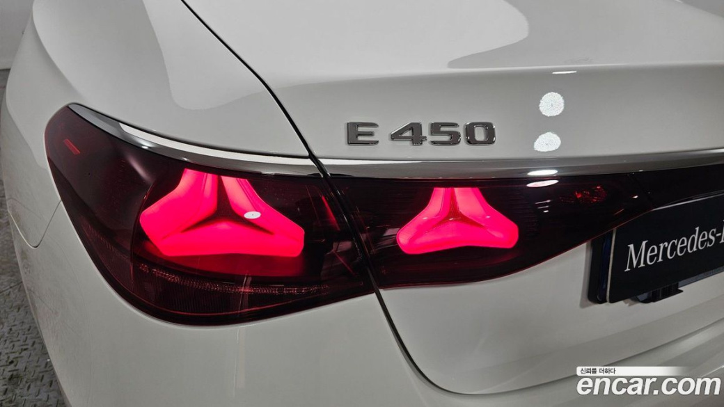 Mercedes-Benz E-Class E450 4MATIC, 2025