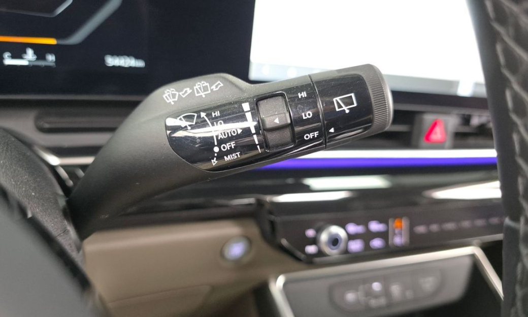 Kia Carnival 9-Seater Gravity, 2024