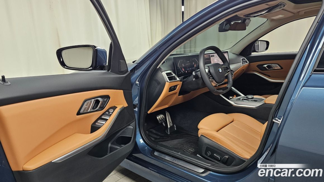BMW 3-Series 320i, 2025
