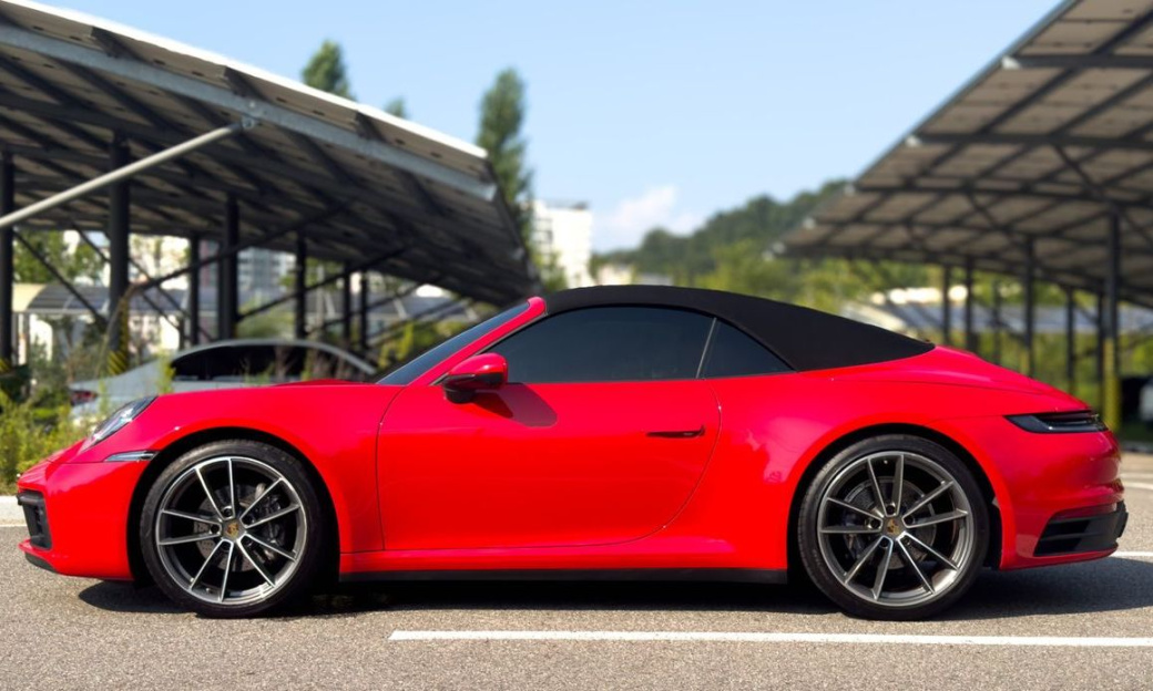 Porsche 911 Carrera Cabriolet, 2023