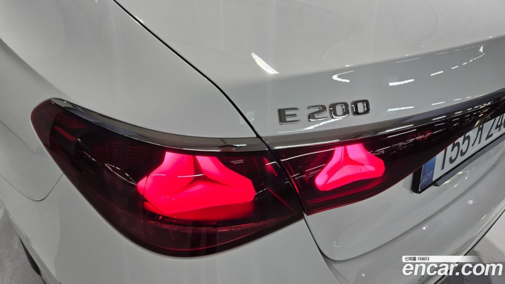 Mercedes-Benz E-Class E200 AMG Line, 2026