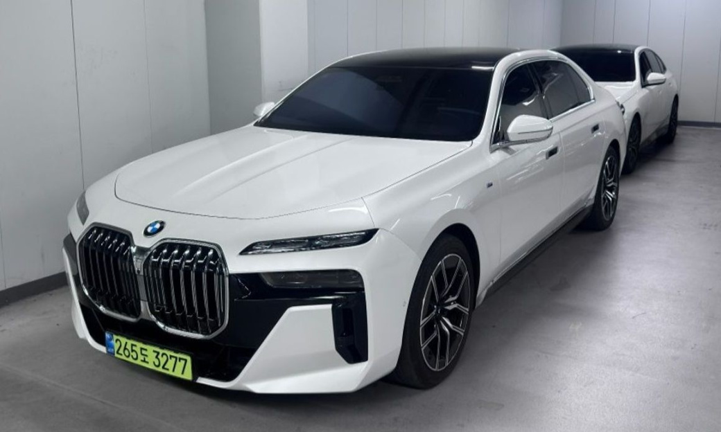 BMW 7-Series 740i xDrive M Sport, 2024