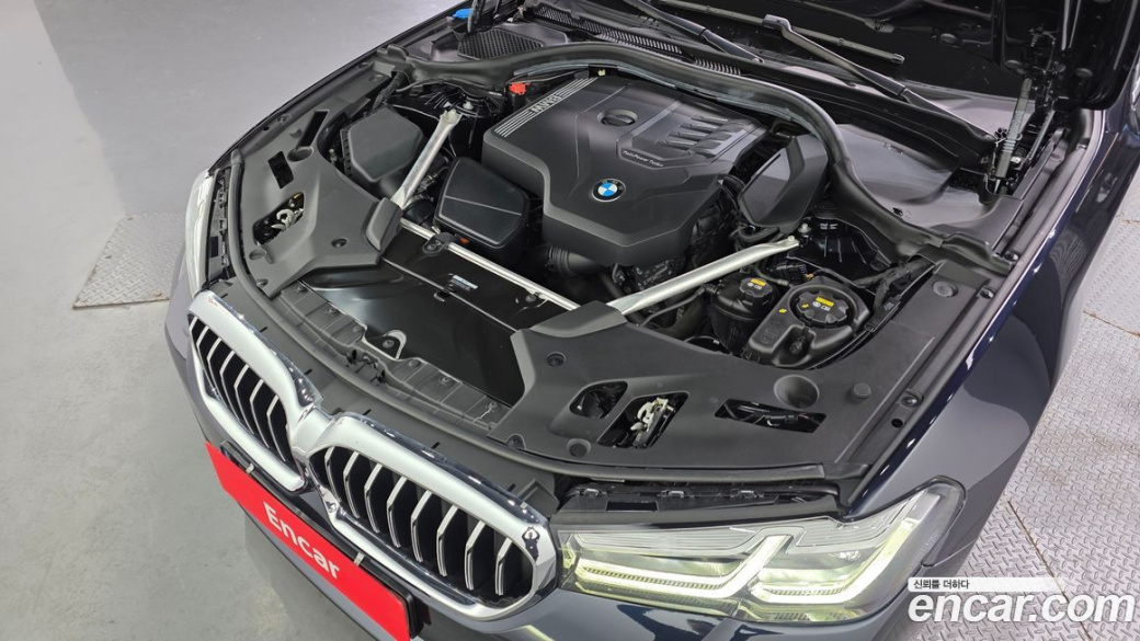 BMW 5-Series 520i M Sport, 2022
