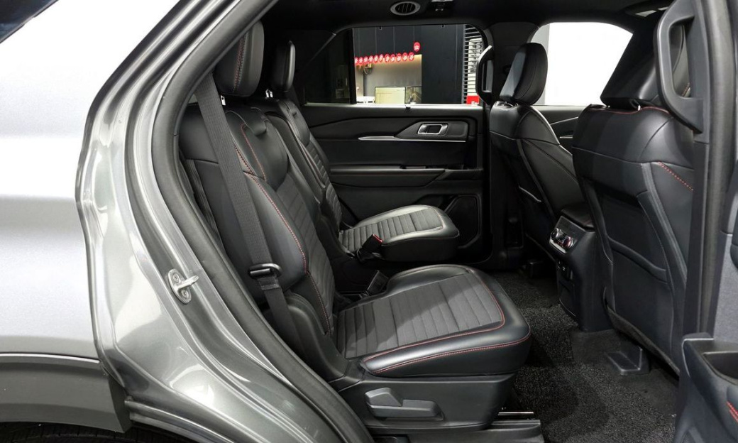 Ford Explorer 2.3 ST-Line 4WD, 2025