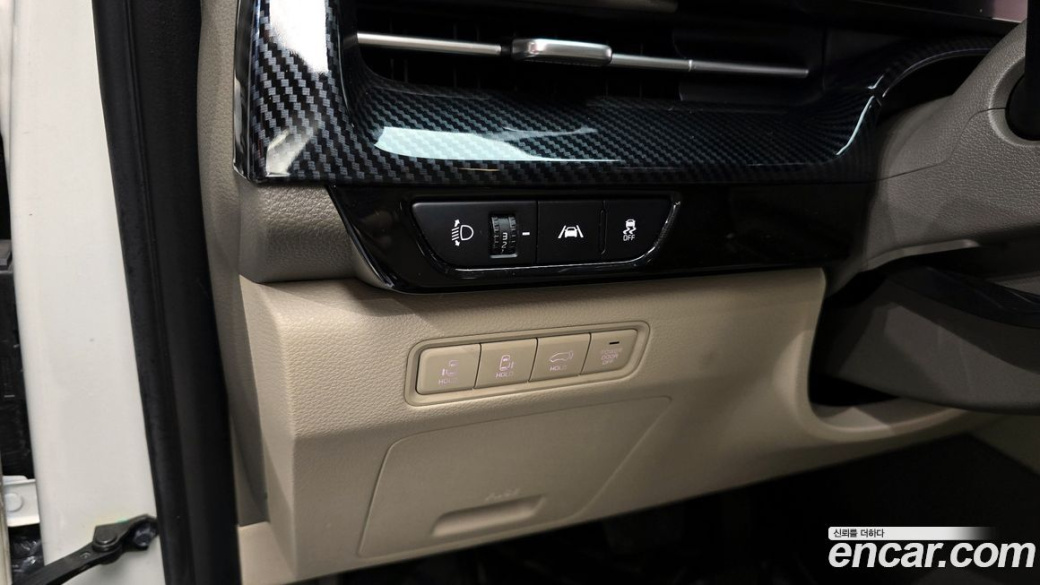 Kia Carnival 7-Seater Hi-Limousine, 2021