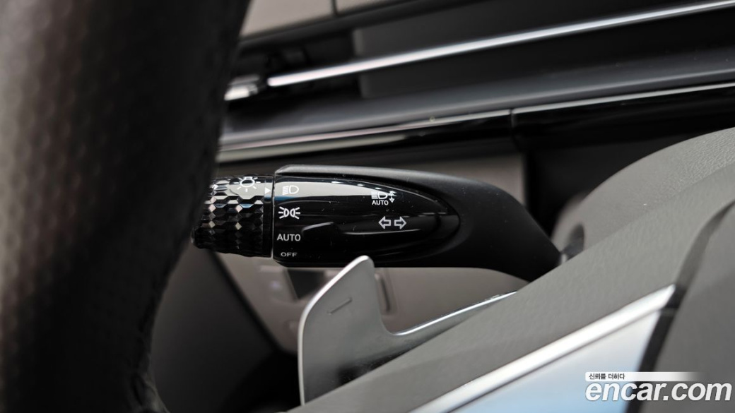 Hyundai Staria 4WD Lounge 7-Seater, 2023