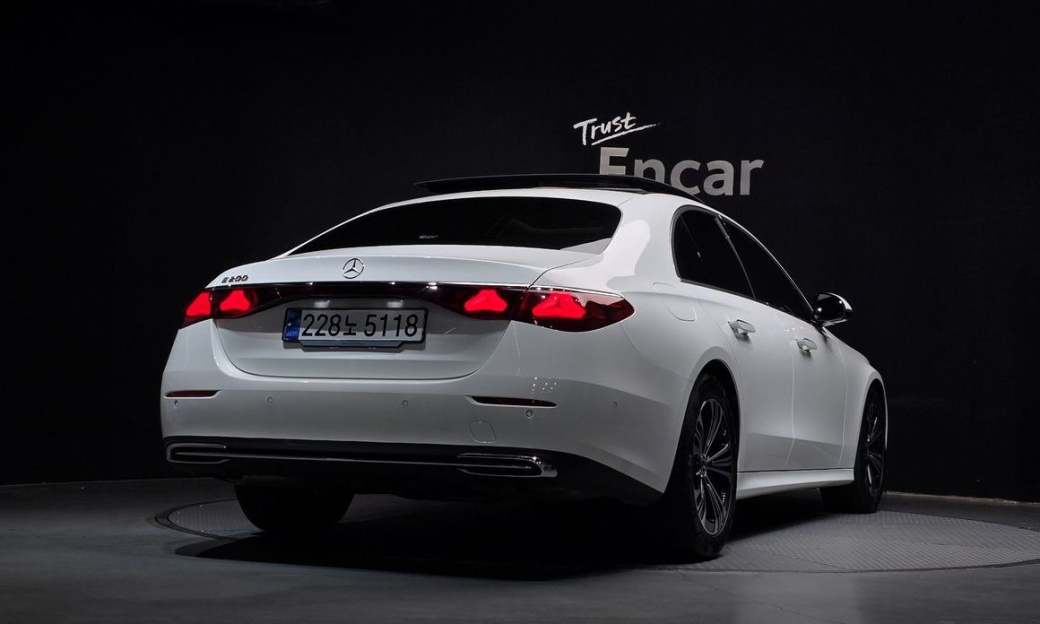 Mercedes-Benz E-Class E200 Avantgarde, 2024